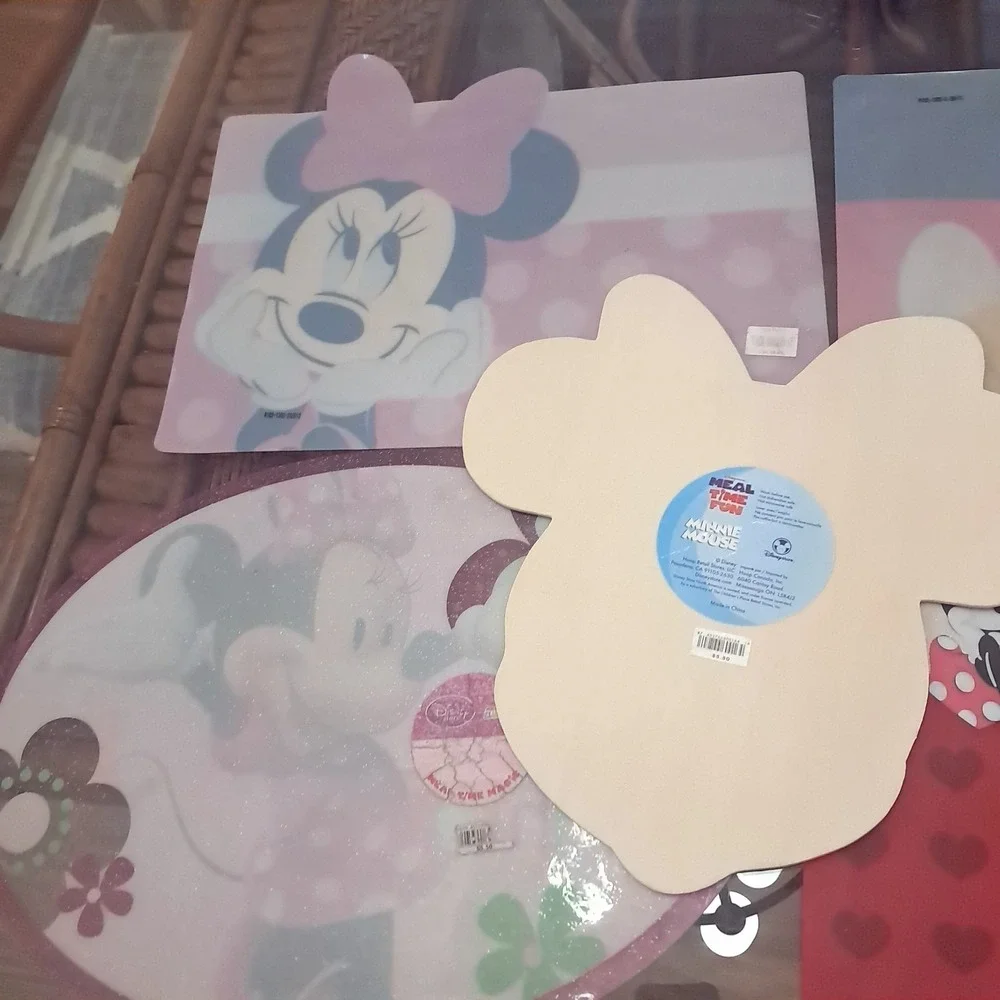 Disney Placemats set 5 Mickey Minnie Valentine's Day Meal Time Fun kids pink red
